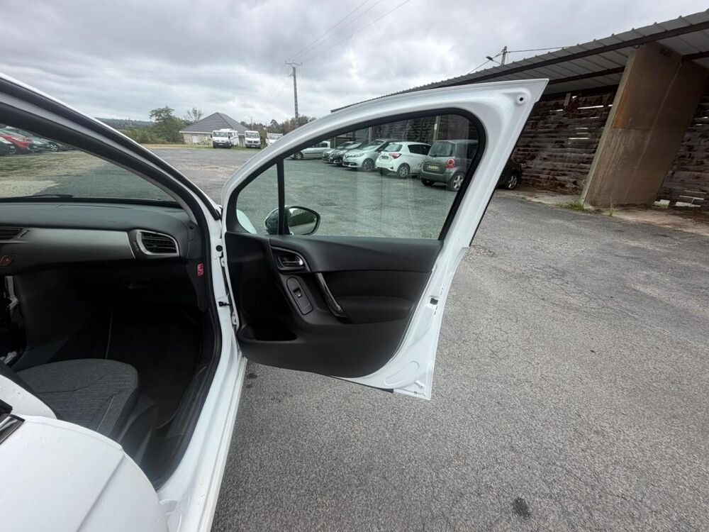 C3 1.2 PureTech boite auto - 82 Confort PHASE 2 2016 occasion 19100 Brive-la-Gaillarde