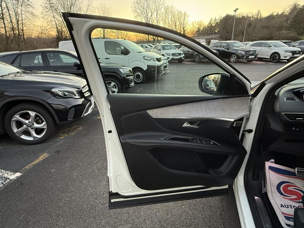 3008 1.5 BlueHDi S&S - 130 - BV EAT8 GT GPS + CARPLAY + CAMERA A 2022 occasion 19100 Brive-la-Gaillarde