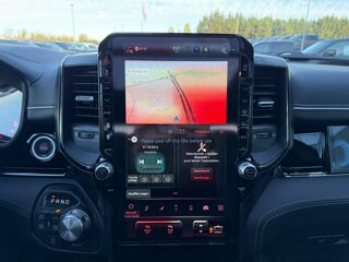 RAM 1500 CREW LIMITED NIGHT EDITION BOX HAYON MULTI V8 5,7L 2026 occasion 91830 Le Coudray-Montceaux