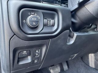 RAM 1500 CREW LAIE SPORT NIGHT EDITION AIR BOX HAYON MULTI 2025 occasion 91830 Le Coudray-Montceaux