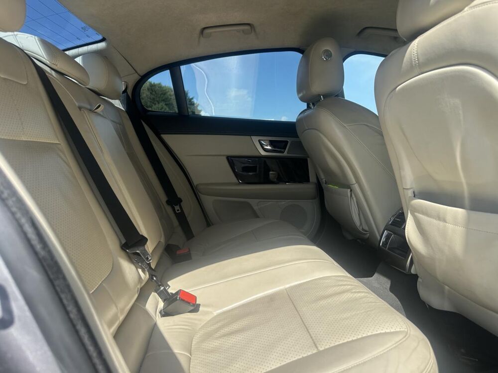 XF 3.0 D V6 S BVA Portfolio PHASE 2 RHD 2012 occasion 33450 Montussan