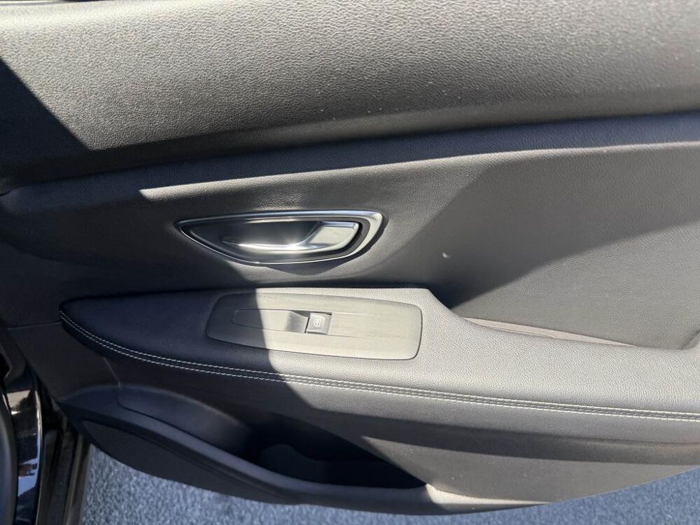 Sc&eacute;nic 1.3 TCe - 140 Bva FAP Intens Gps + clim + Camera AR 2019 occasion 19100 Brive-la-Gaillarde