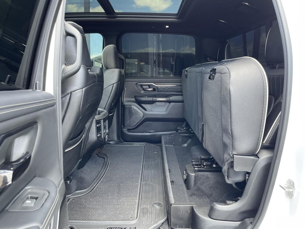 RAM 1500 CREW LIMITED NIGHT EDITION BOX HAYON MULTI 2025 occasion 91830 Le Coudray-Montceaux