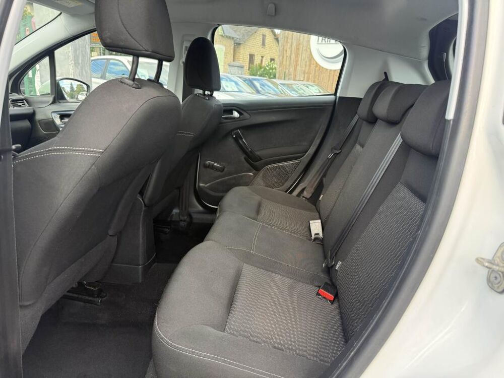 208 1.6 BlueHDi - 100 Allure gps + clim + Radar AR 2016 occasion 19100 Brive-la-Gaillarde