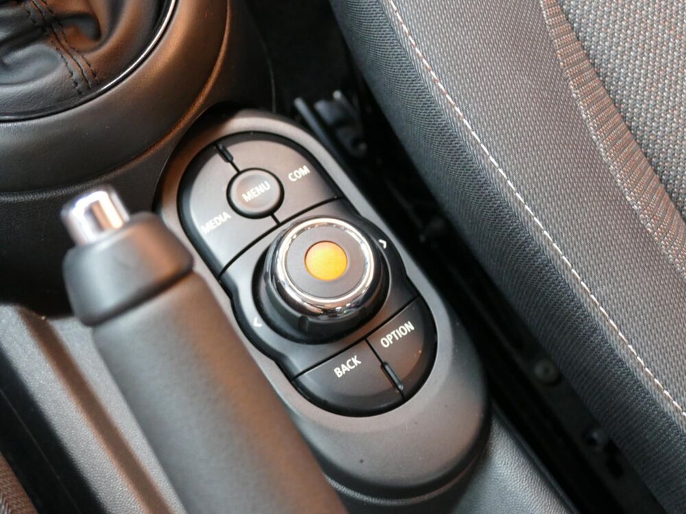Cooper D III F55 1.5 ONE 102 ESSENTIAL - BV BVA7 & PACK DRIVING 2021 occasion 77090 Coll&eacute;gien
