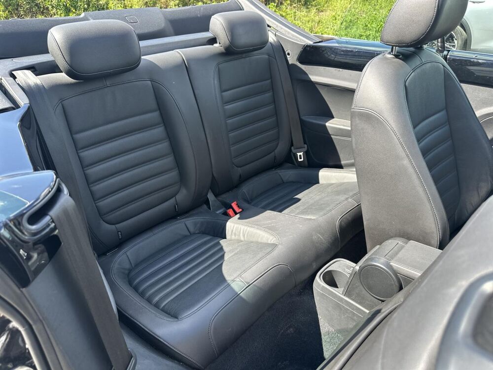 COCCINELLE II Coccinelle Cabriolet 1.2 16V TSI BlueMotion - 105 COCCINELLE 2017 occasion 33450 Montussan
