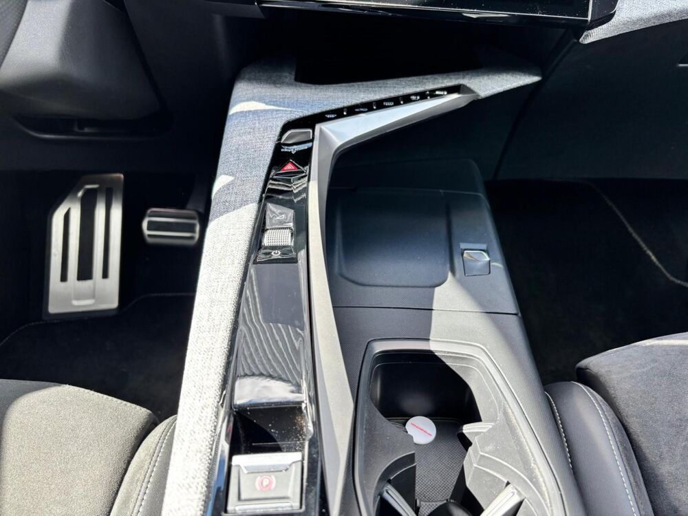 3008 1.2i Hybrid -136CH - BV e-DCS6 - Finition GT - 2025 - Garant 2025 occasion 33130 B&egrave;gles