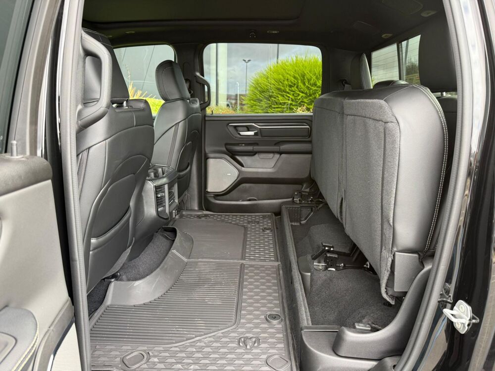 RAM 1500 CREW CAB SPORT NIGHT EDITION V8 2026 occasion 91830 Le Coudray-Montceaux