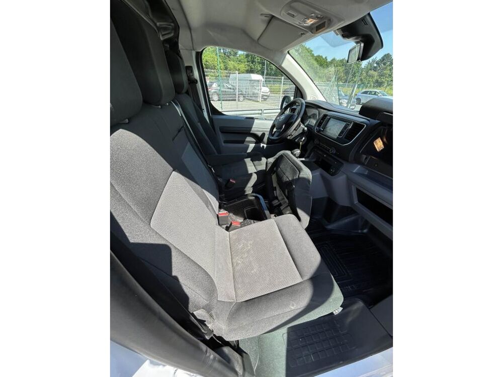 Proace 1.5 120 D-4D - FOURGON Medium Business 2023 occasion 44700 Orvault