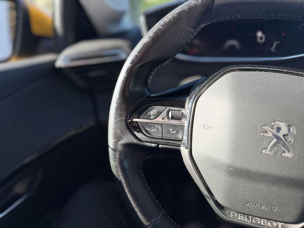 208 100CH ALLURE - CARPLAY - DISTRIBUTION FAITE - SUIVI COMPLET 2019 occasion 13760 Saint-Cannat