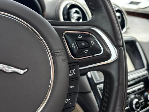 XJ Courte - 3.0 D V6 - 275ch - BVA 8 - Luxe Premium Phase 1 - G 2013 occasion 76710 Eslettes