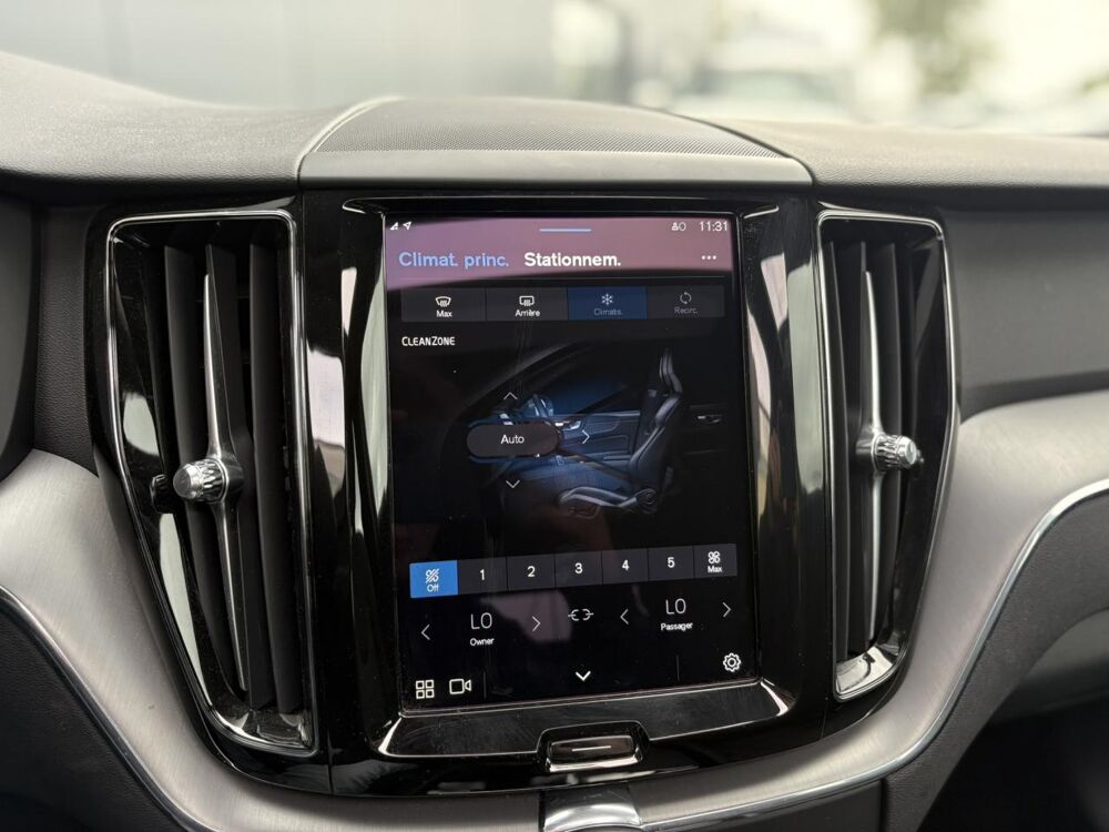 XC60 T6 AWD PHEV 350 Plus Style Chrome avec T.O 2024 occasion 35300 Foug&egrave;res