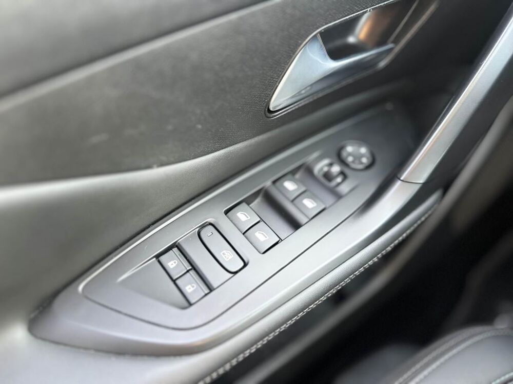 408 130CH - Allure - CAM 360 - CARPLAY - REGULATEUR ADAPT 2023 occasion 13760 Saint-Cannat