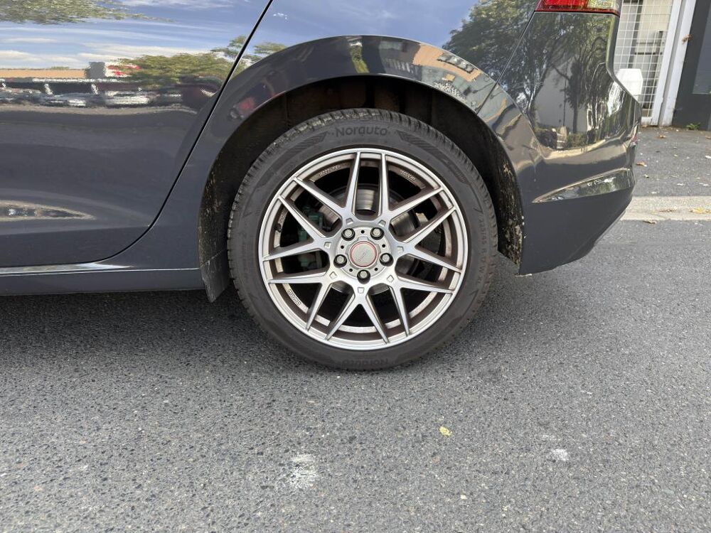Golf 1.5 eTSI OPF - 150 - BV DSG 7 VIII BERLINE Style 2021 occasion 77185 Lognes