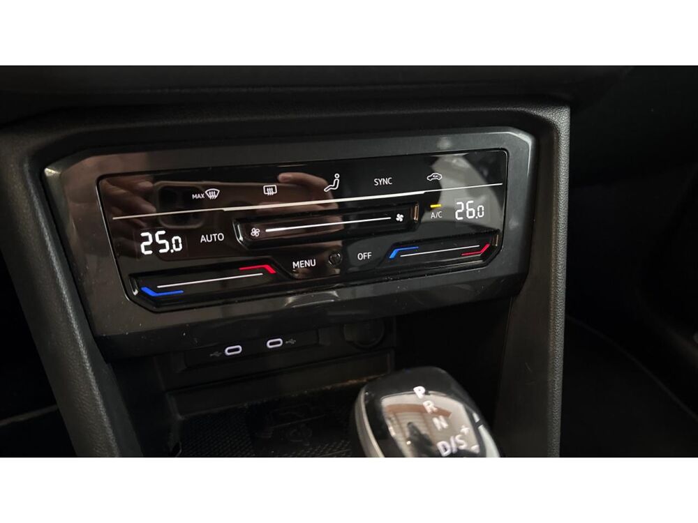 Tiguan 2.0 - 150ch - R-Line 4Motion / TOIT OUVRANT / ATTELAGE / CAR 2020 occasion 17600 Saujon
