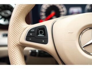 Classe E Cabriolet E 300 - BVA 9G-Tronic - BM 238 AMG LINE - GARANTI 2018 occasion 78300 Poissy