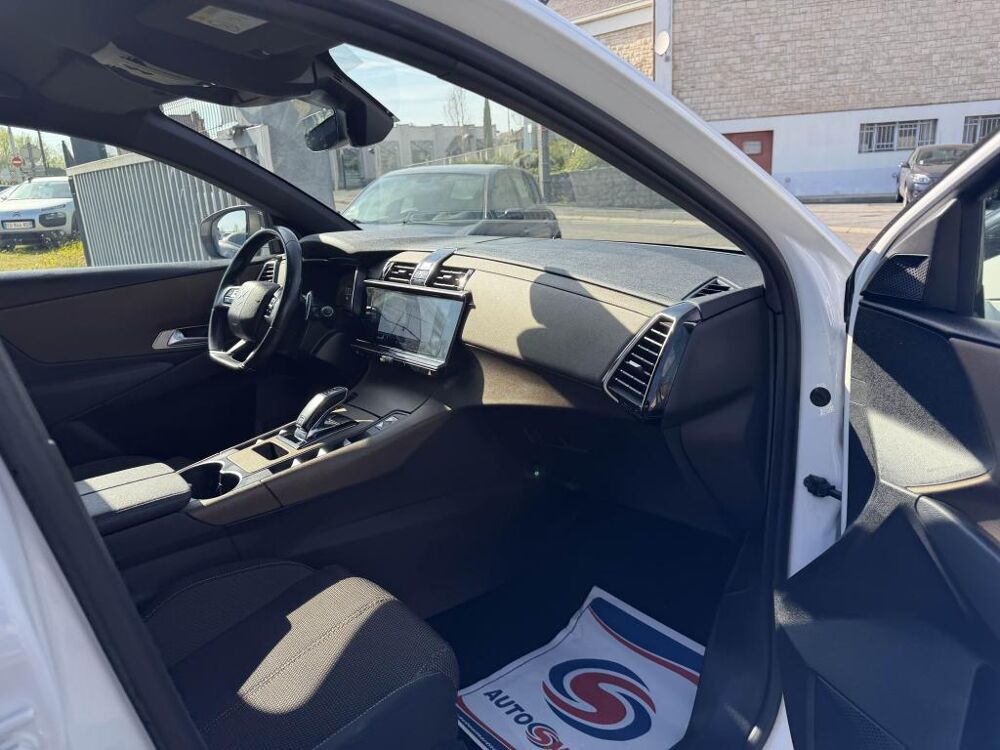 DS3 1.6 PureTech - 225 Bva So Chic gps + clim + Radar AR 2017 occasion 19100 Brive-la-Gaillarde