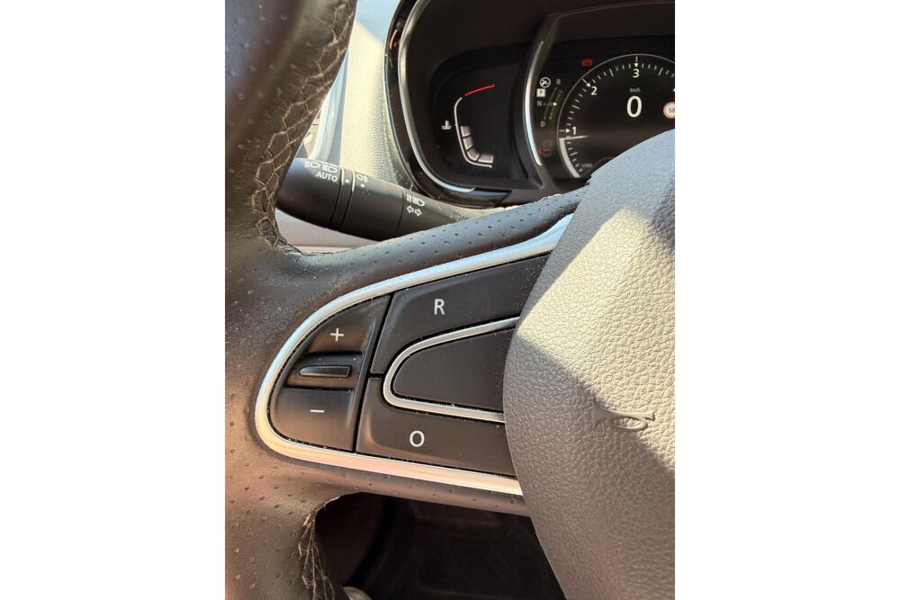 Espace V INITIALE PARIS 4 CONTROL - 1.6 DCI 160 EDC 5 PLACES - ENTR 2017 occasion 78760 Jouars-Pontchartrain