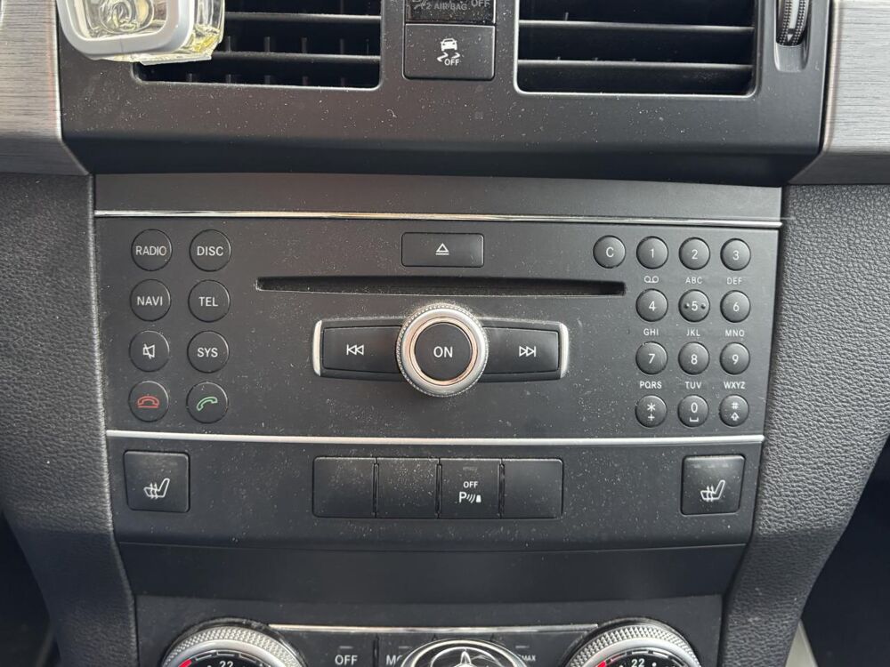 Classe GLK 220 CDI 170 - BVA G-Tronic PHASE 2 - ATELAGE / SUIVI MERCEDE 2011 occasion 49070 Beaucouz&eacute;