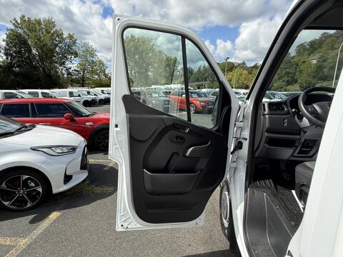 Master Caisse Confort F3300 L2H2 2.3 Energy dCi - 145 CABINE APPROF 2022 occasion 19100 Brive-la-Gaillarde