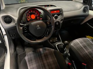 108 1.0 VTI 72CH S&S FINITION ACTIVE - GARANTIE 6 MOIS MINIMUM 2019 occasion 33700 M&eacute;rignac