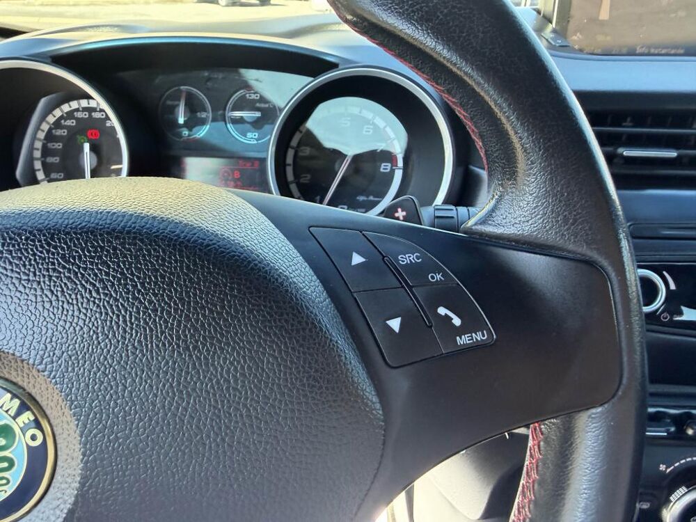 Giulietta 1.4 TB MultiAir - 170 S&S Bva Exclusive gps + clim + radar A 2012 occasion 19100 Brive-la-Gaillarde