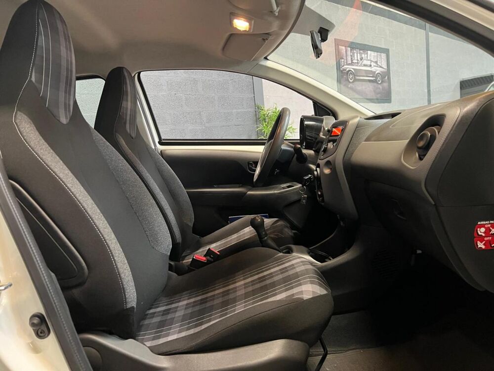 108 1.0 VTI 72CH S&S FINITION ACTIVE - GARANTIE 6 MOIS MINIMUM 2019 occasion 33700 M&eacute;rignac