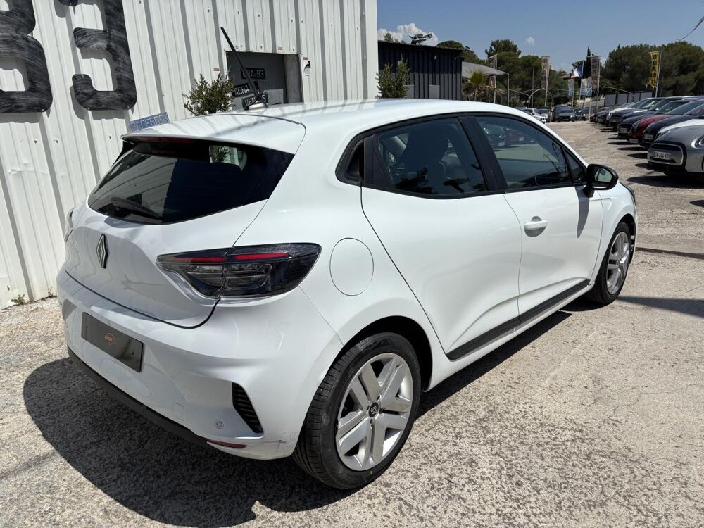 Clio 1.6 E-Tech Hybride - 145 - BVA multi-modes V BERLINE Evolut 2024 occasion 83490 Le Muy