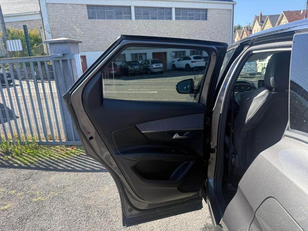 3008 Hybrid - 225 Bva Allure Pack gps + clim + radar AR 2021 occasion 19100 Brive-la-Gaillarde