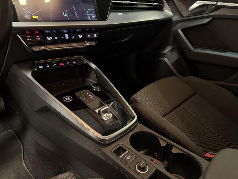 A3 8Y 40 TFSI-e 204 BUSINESS LINE S-TRONIC6 2021 occasion 52100 Bettancourt-la-Ferr&eacute;e