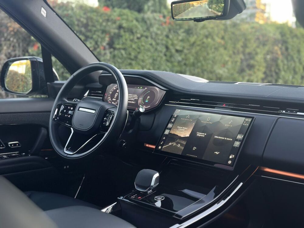 Range Rover 3.0 P460E DYNAMIC HSE - GARANTIE 12/2029 - TOIT OUV - HUD - 2024 occasion 13760 Saint-Cannat