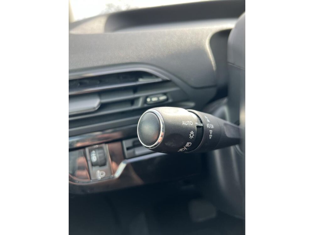 C4 Spacetourer 2.0 BlueHDi - BVA - 160cv - DISTRIBUTION NEUVE - SUIVI CITRO 2018 occasion 49070 Beaucouz&eacute;