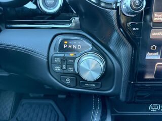 RAM 1500 CREW LIMITED NIGHT EDITION BOX HAYON MULTI V8 5,7L 2026 occasion 91830 Le Coudray-Montceaux