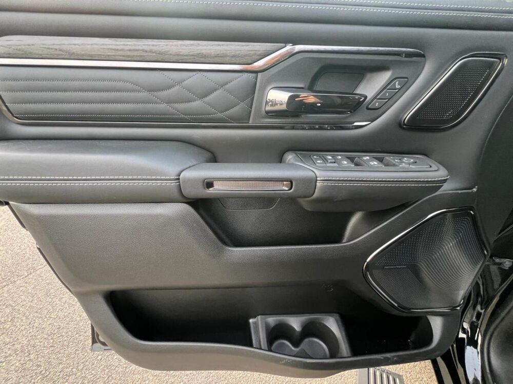 RAM 1500 CREW LIMITED NIGHT EDITION BOX HAYON MULTI 2026 occasion 91830 Le Coudray-Montceaux