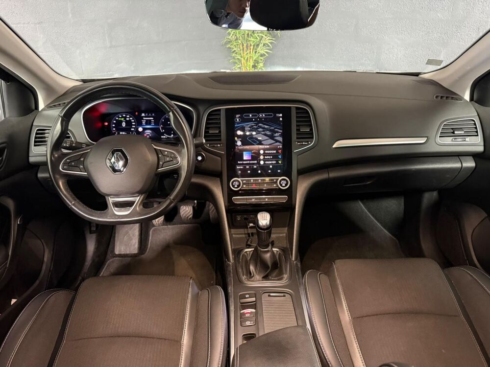 M&eacute;gane IV 1.3 TCe 140cv BERLINE Intens Hatchback - GARANTIE 6 MOIS 2021 occasion 33700 M&eacute;rignac
