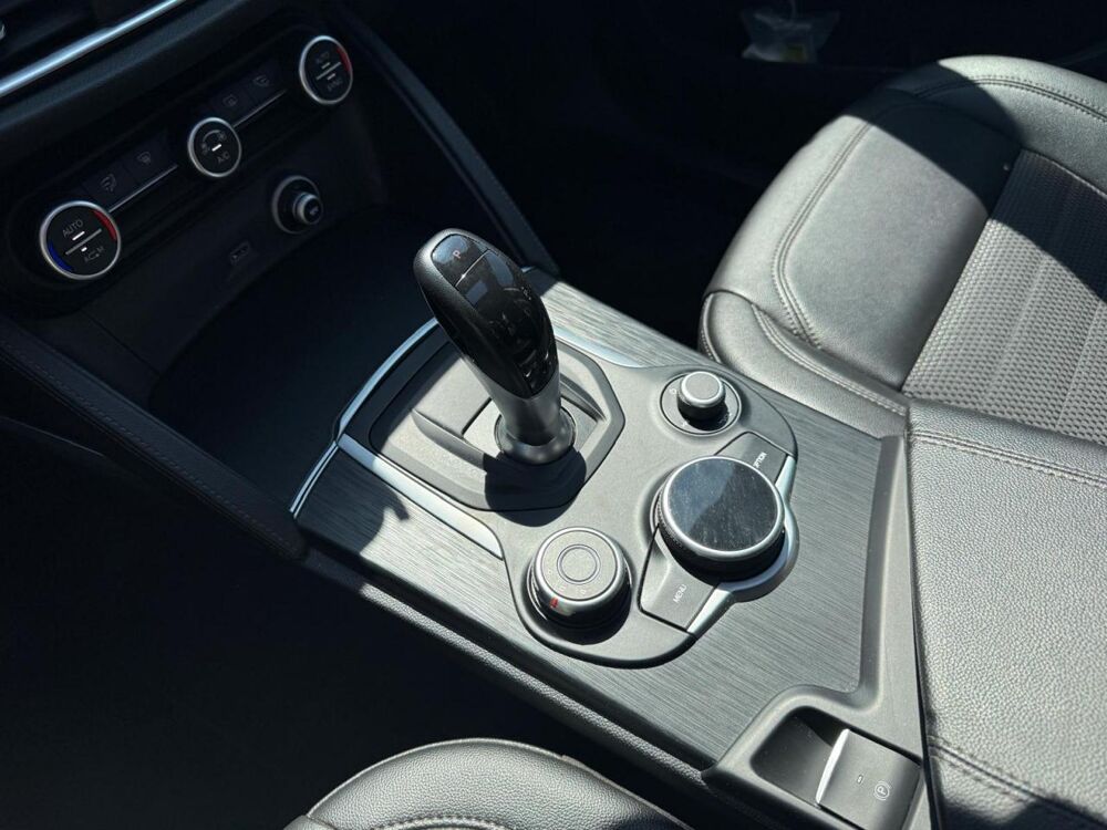 Stelvio 2.2 D 210 LUSSO Q4 BVA CAMERA/PALETTES/DNA/JANTES19 2018 occasion 42170 Saint-Just-Saint-Rambert