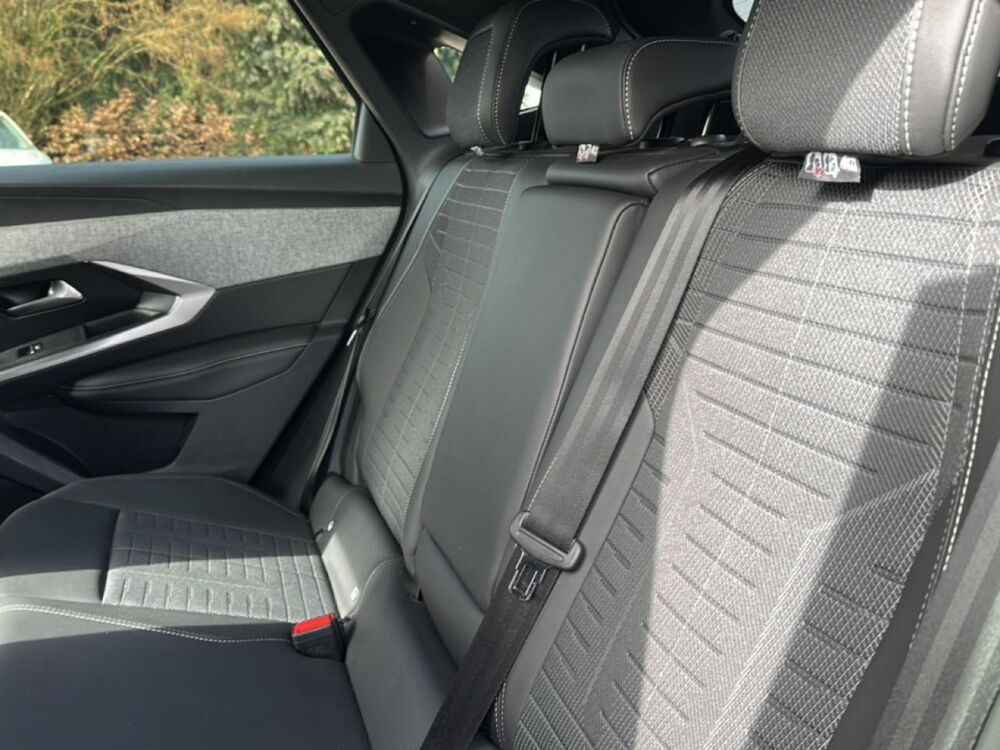 3008 1.2 hybrid 145 gt e-dcs6 2025 occasion 85150 Les Achards