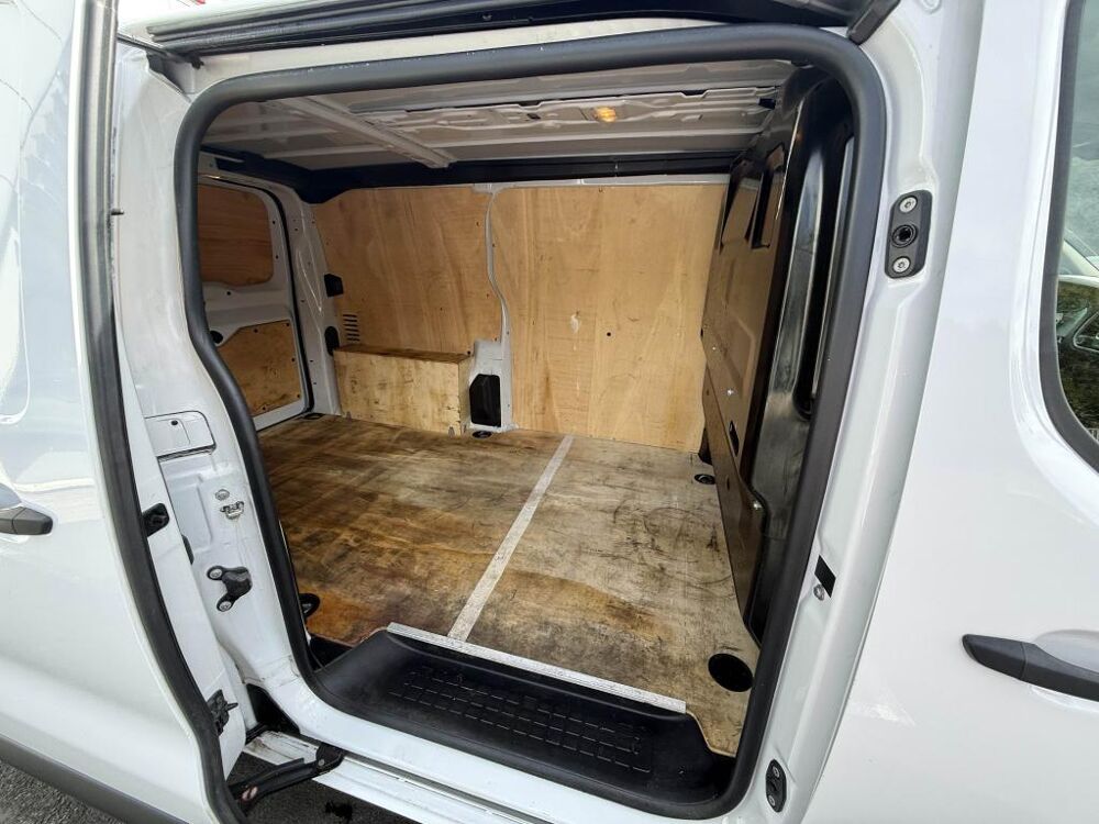 Jumpy M 1.5 BlueHDi - 120 FOURGON Driver TVA RECUPERABLE + GPS + R 2022 occasion 19100 Brive-la-Gaillarde