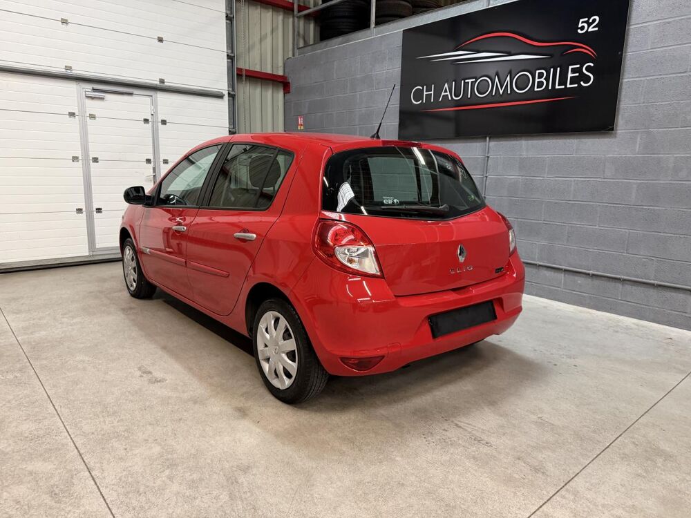 Clio 3 1.2i 75CH COLLECTION ZEN PHASE 2 5P 2014 occasion 52100 Bettancourt-la-Ferr&eacute;e