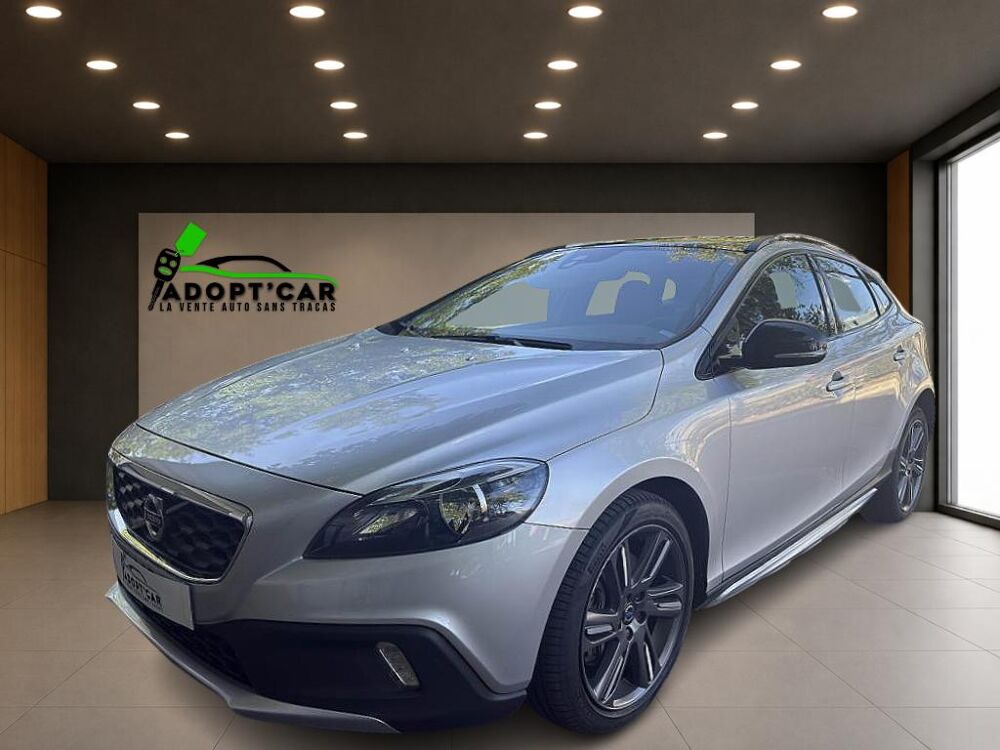 V40 Cross Country D3 - 150 - BVA Geartronic CROSS COUNTRY Summu 2016 occasion 77185 Lognes