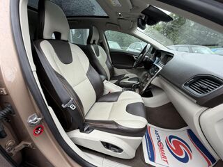 V40 Cross Country T4- 180 - BV Powershift Summum GPS + TOIT PAN 2015 occasion 19100 Brive-la-Gaillarde
