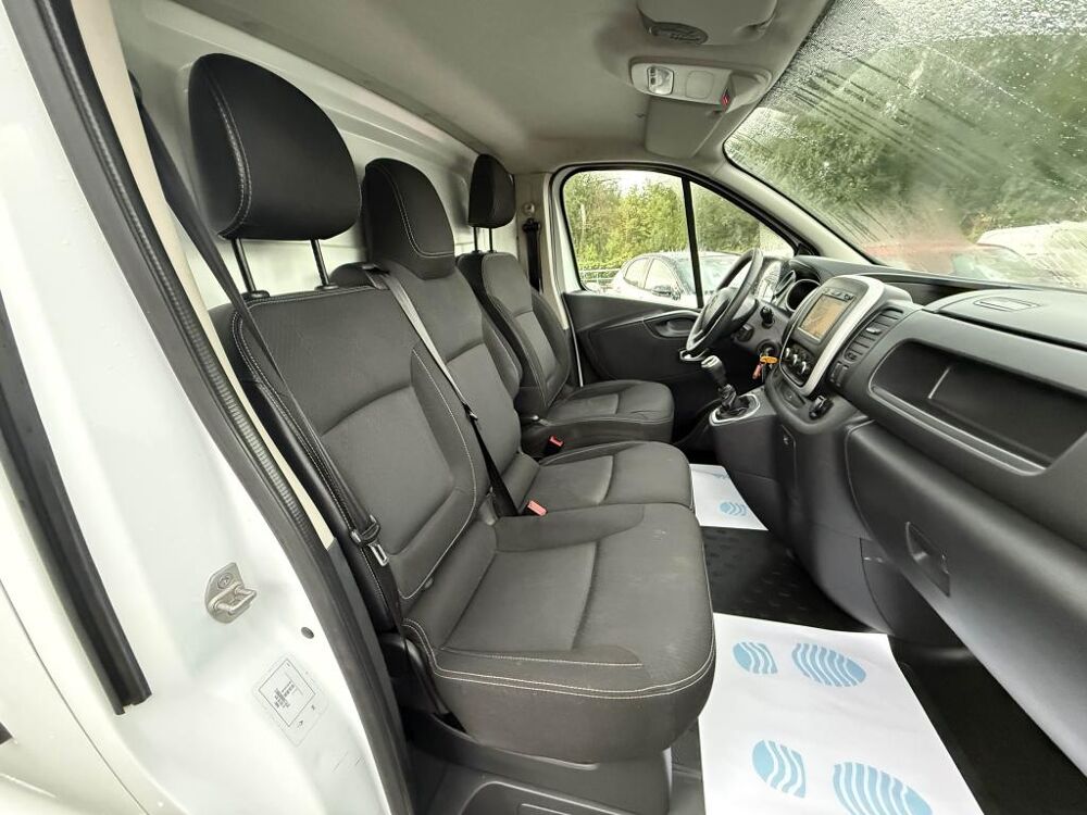 Trafic L1H1 1000 Kg 2.0 dCi - 120 Fourgon Confort TVA RECUPERABLE + 2021 occasion 19100 Brive-la-Gaillarde
