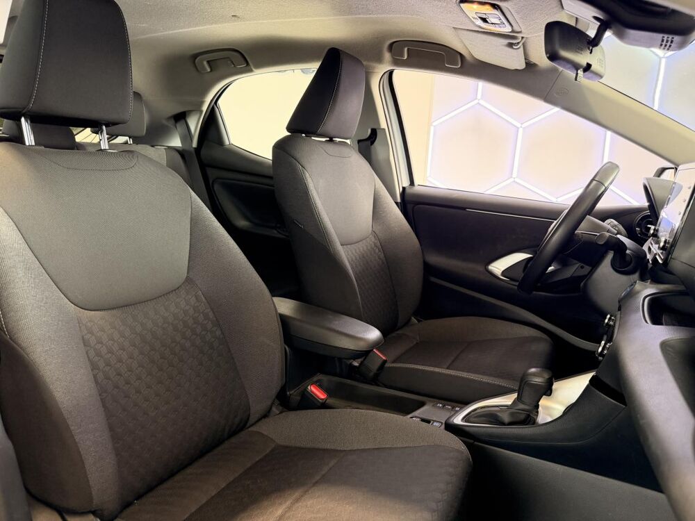 Yaris 1.5 114H 90CH HYBRID FULL-HYBRID 0.8KWH DYNAMIC BVA GARANTIE 2023 occasion 16000 Angoul&ecirc;me