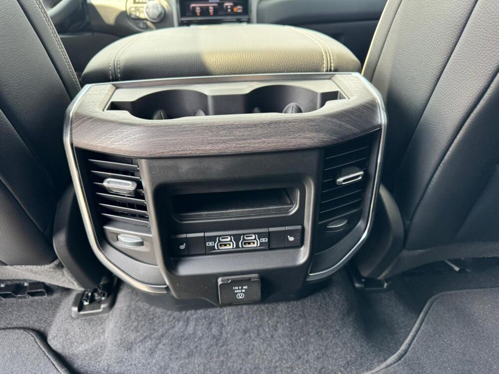 RAM 1500 CREW LAIE SPORT NIGHT EDITION AIR 2025 occasion 91830 Le Coudray-Montceaux