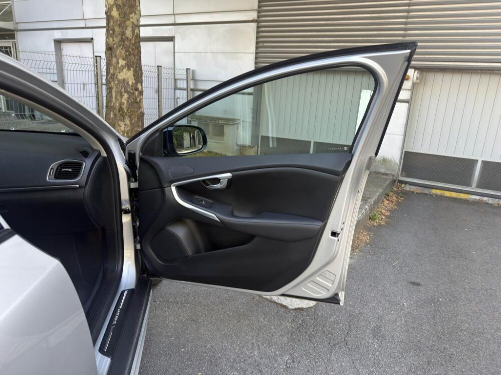 V40 Cross Country D3 - 150 - BVA Geartronic CROSS COUNTRY Summu 2016 occasion 77185 Lognes
