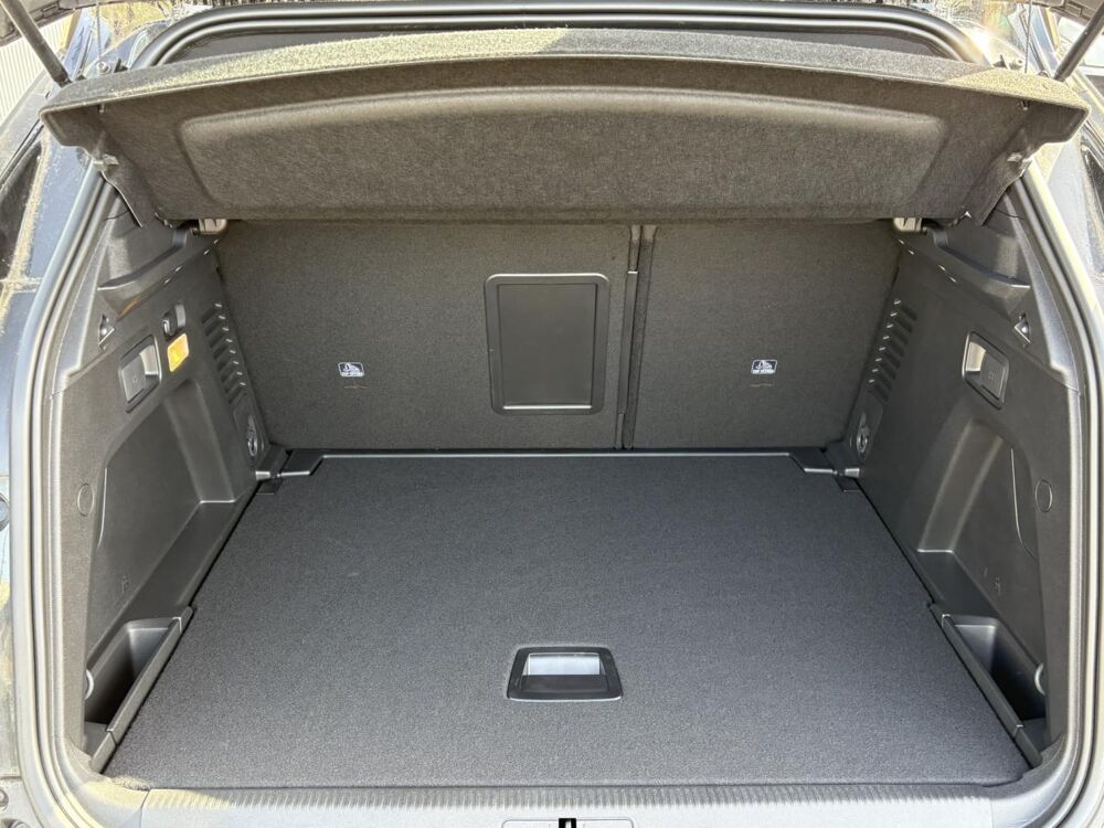 3008 PureTech 130 Active Pack avec GPS 10\', Cam&eacute;ra et Apple Car 2023 occasion 35300 Foug&egrave;res