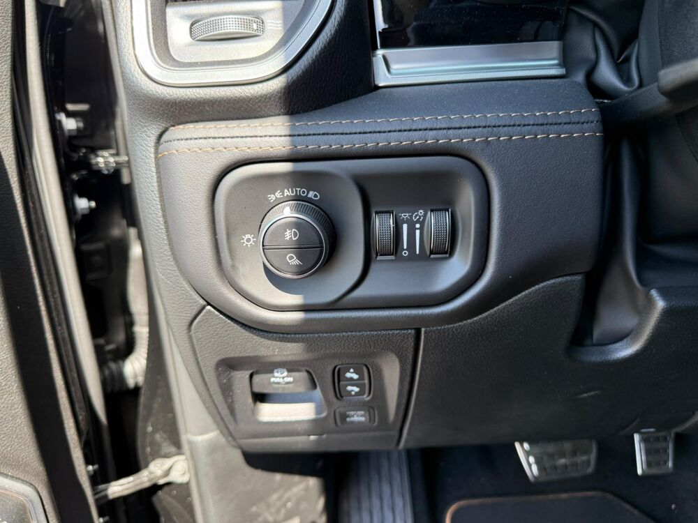 RAM 1500 CREW TUNGSTEN AIR BOX 2026 occasion 91830 Le Coudray-Montceaux