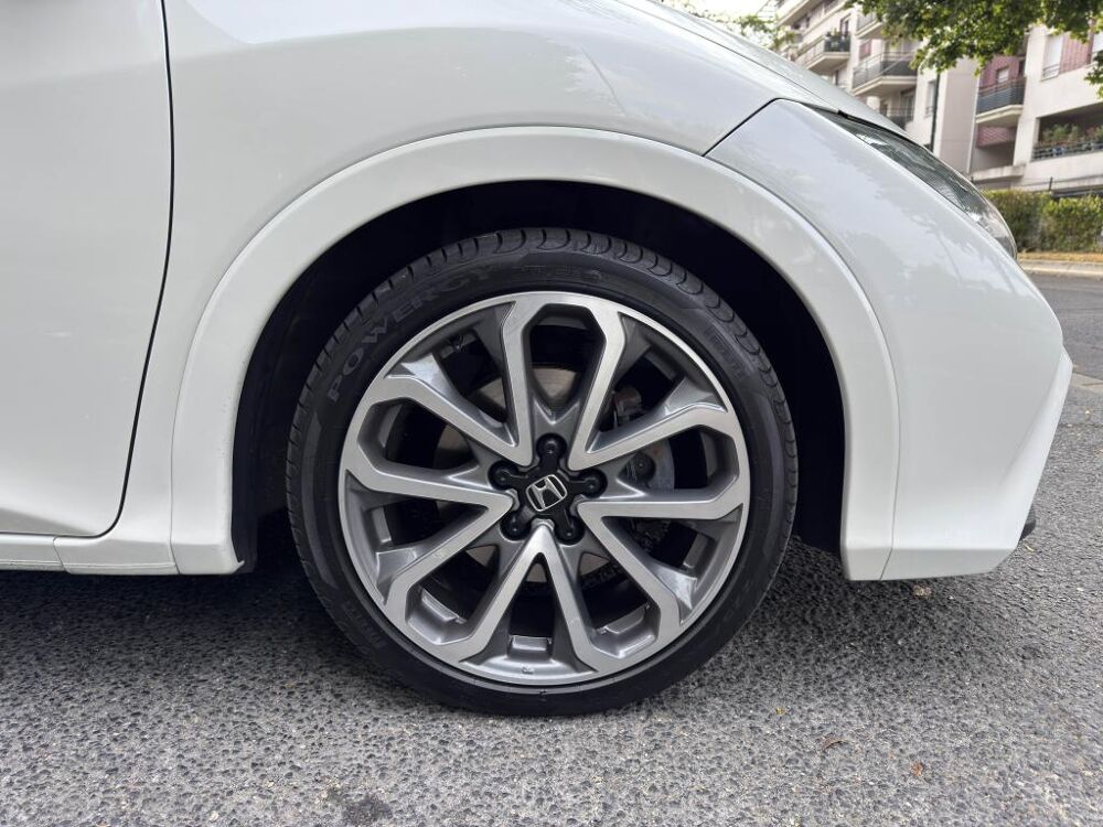 Civic 2.2 i-DTEC 2012 BERLINE Ex&eacute;cutive 2013 occasion 77185 Lognes