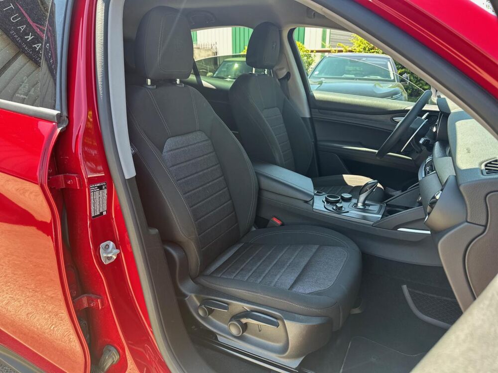 Stelvio BUSINESS 2.2 D - 190CH - BVA - CAM - HAYON ELEC - DNA SELECT 2019 occasion 13760 Saint-Cannat