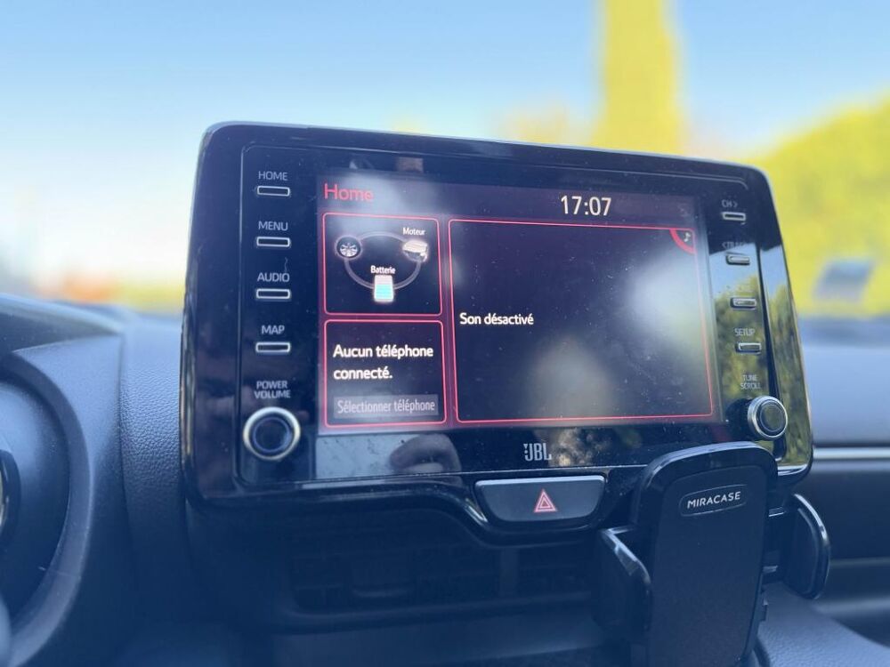 Yaris DESIGN Hybrid 116Ch - CAM - TOIT PANO - CARPLAY - REGULATEUR 2021 occasion 13760 Saint-Cannat